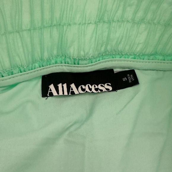 Bandier All Access Sprint Running Shorts With Brief Lining in Clear Water Green - Picture 5 of 7